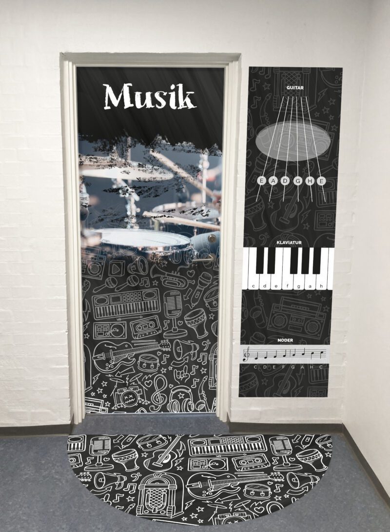 Fagportal til skolen tematiserer dine døre og gør det klart at man lærer om Musik her. Består af vægplader og folie.